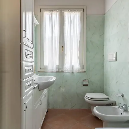 Frank Ronyo דירה דסנזאנו דל גארדה