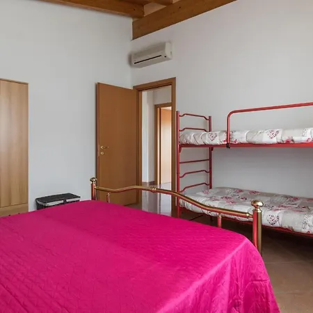 Frank Ronyo דירה