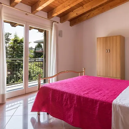 Frank Ronyo דירה דסנזאנו דל גארדה